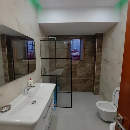 Alushaj شقة فيير